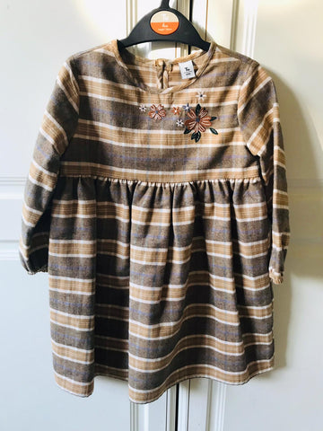 From UK  - Girl’s frock Size: 4 years