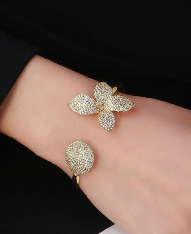 SHEIN Zircon Flower Decor Cuff Bracelet